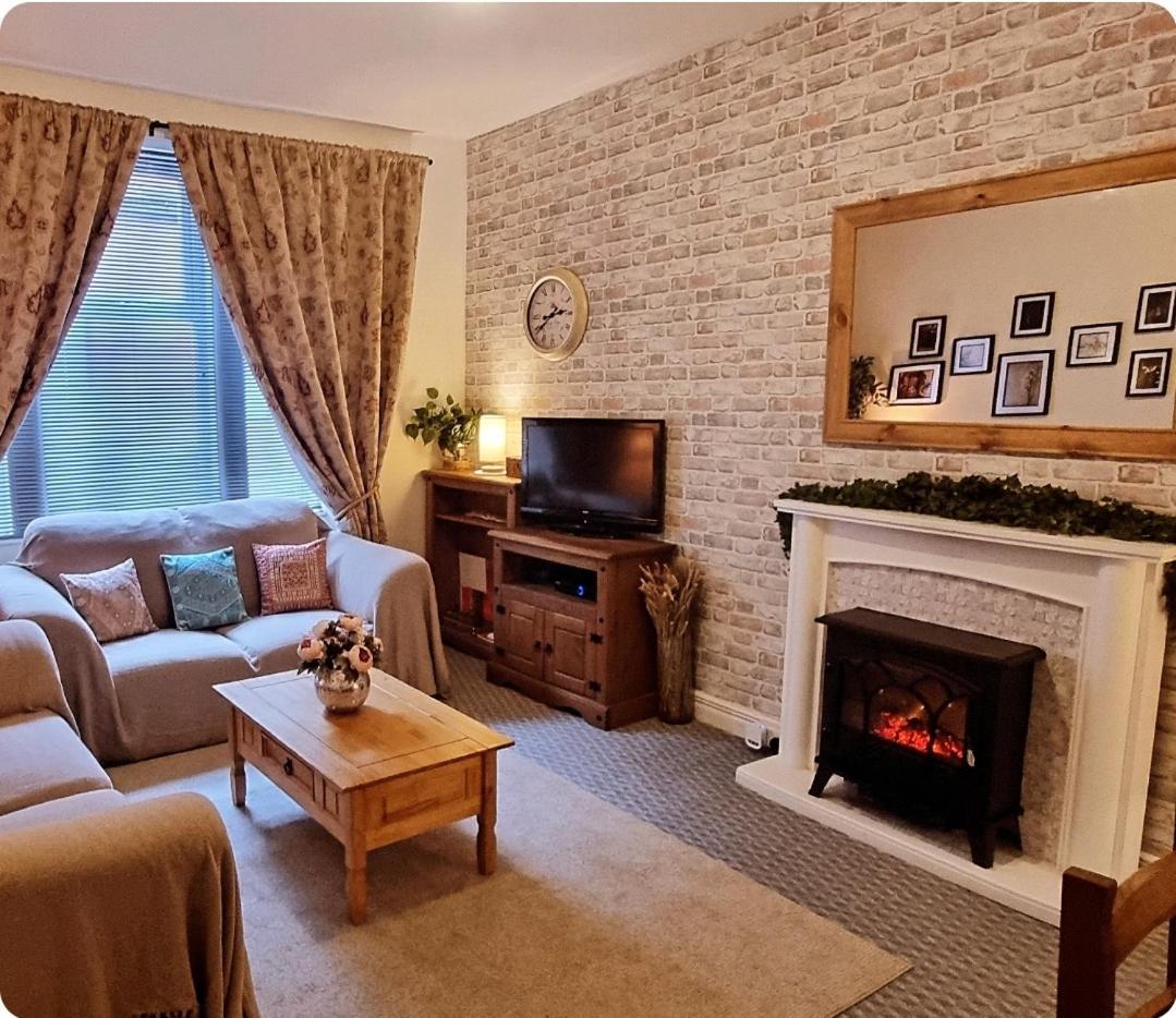 Entire, Main Door, Pet Friendly, Home Away From Home, East Ayrshire Newmilns Bagian luar foto